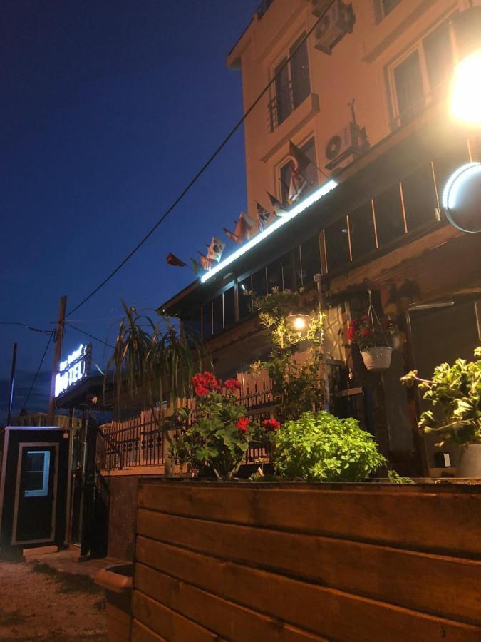 Silver Continent Hostel Сіліврі Екстер'єр фото